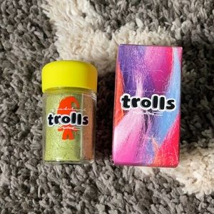 BNIB Trolls x MAC Pigment in Chartreuse